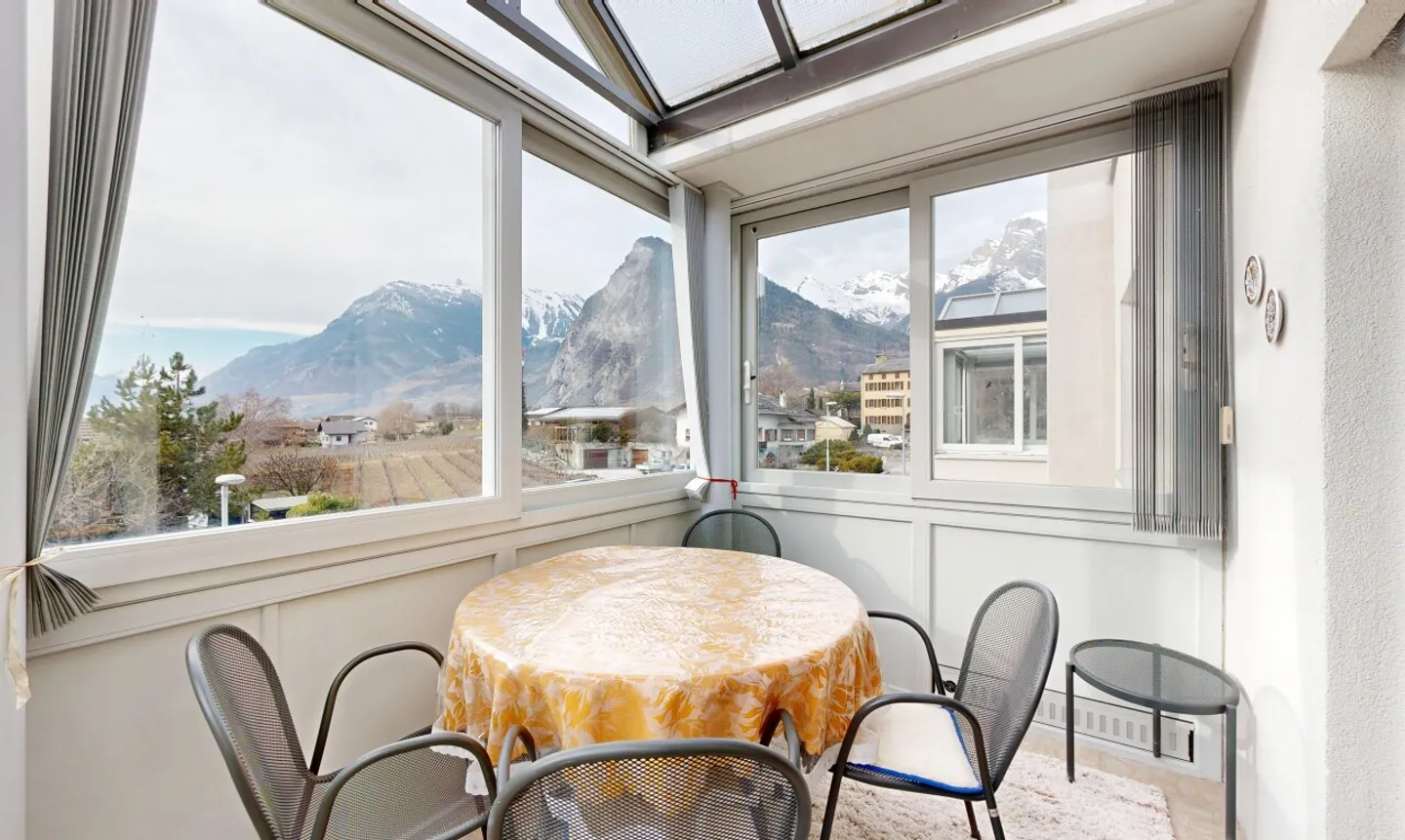 Exclusif: Lumineux appartement traversant de 3 chambres - Foto 4 di 11