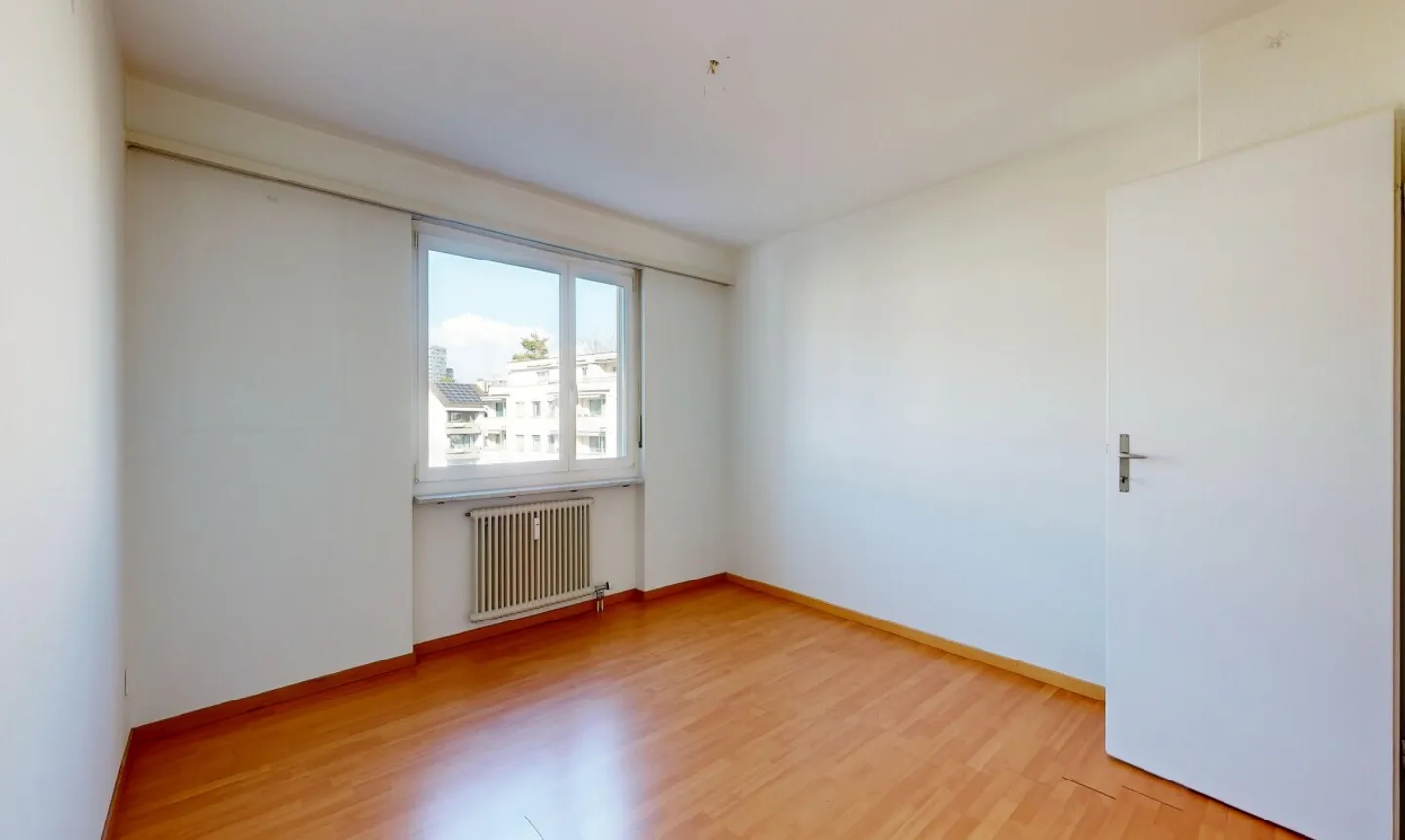 Bright 4.5-room apartment with lift and balcony - Photo 8 of 11