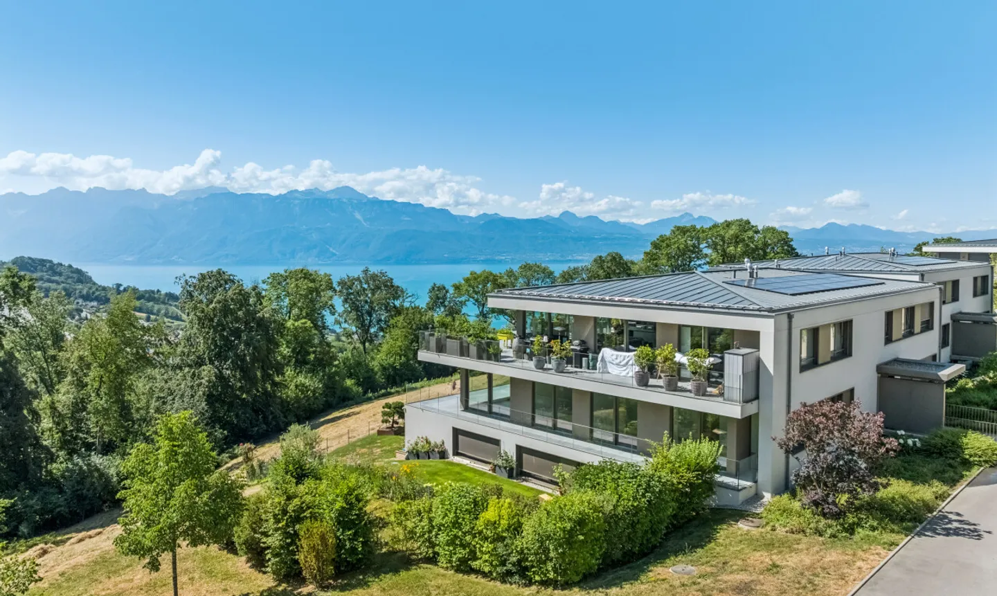 Appartement d'exception avec vue panoramique sur le lac et les Alpes - Photo 1 of 11