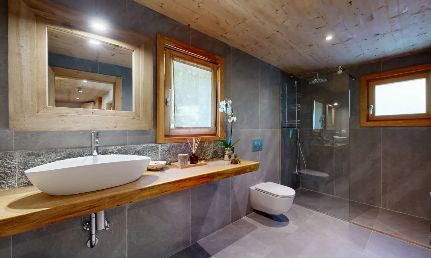 Esclusivo: magnifico chalet con 2 appartamenti - Foto 10 di 11