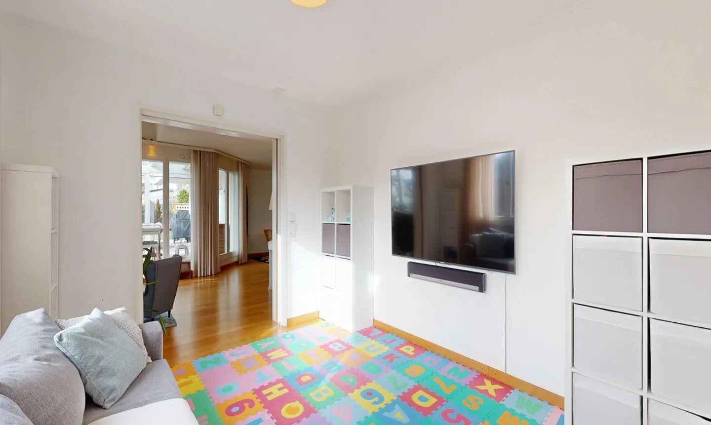 5.5-Room Garden Apartment with Large Private Garden and Hobby Room - Photo 8 of 11