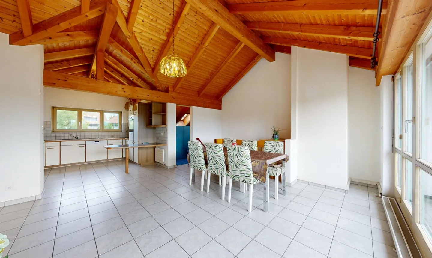 Appartement duplex 4 pièces avec terrasse et cheminée - Photo 4 sur 11