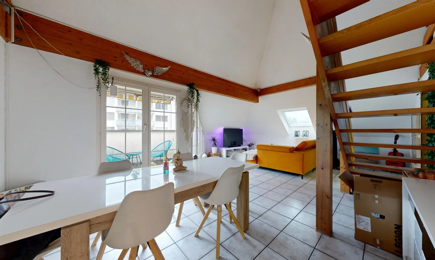 Charming 3.5-room apartment with open gallery and fireplace - Photo 4 of 11