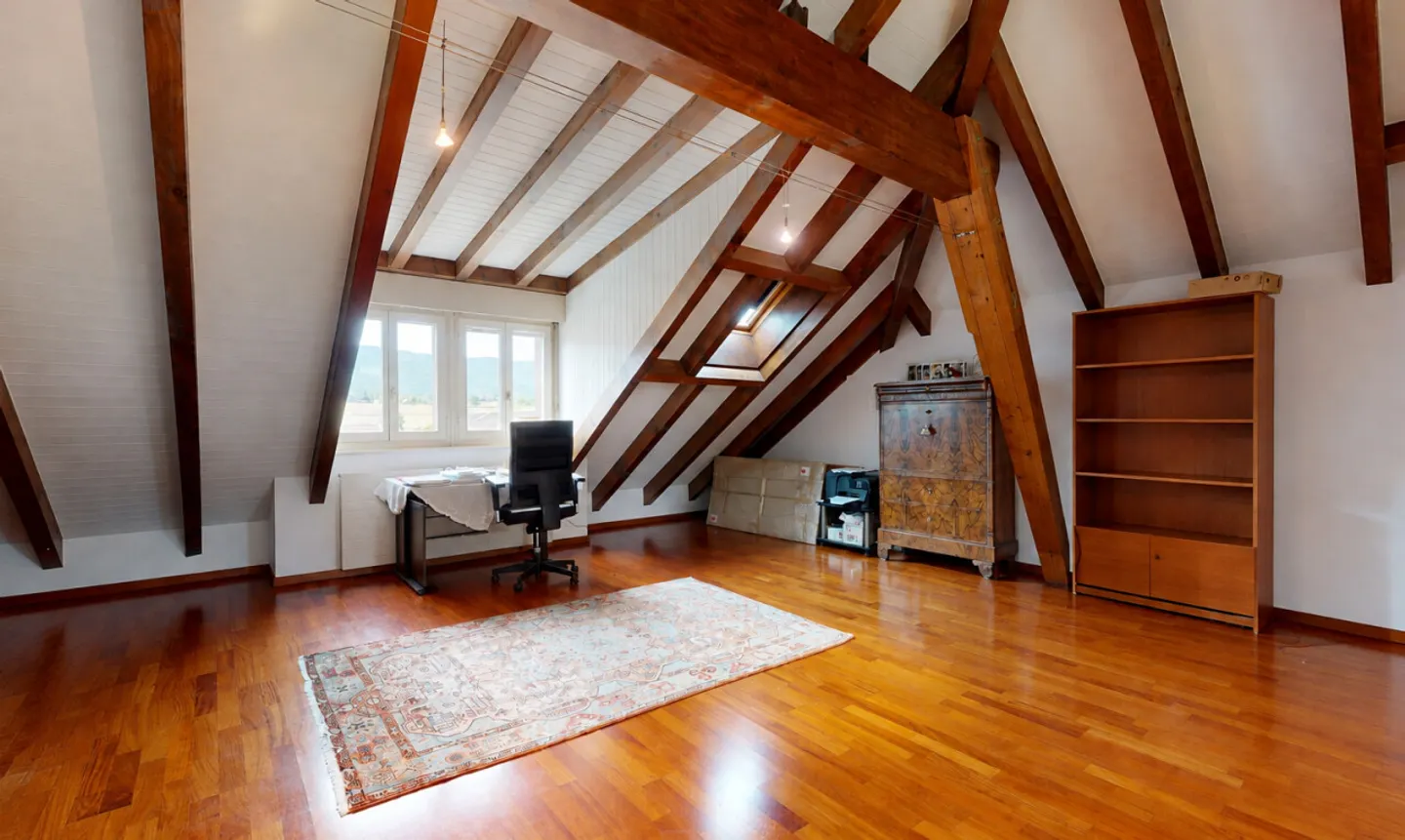 Spacious family duplex in Eysins, designed for the whole family - Photo 10 of 11