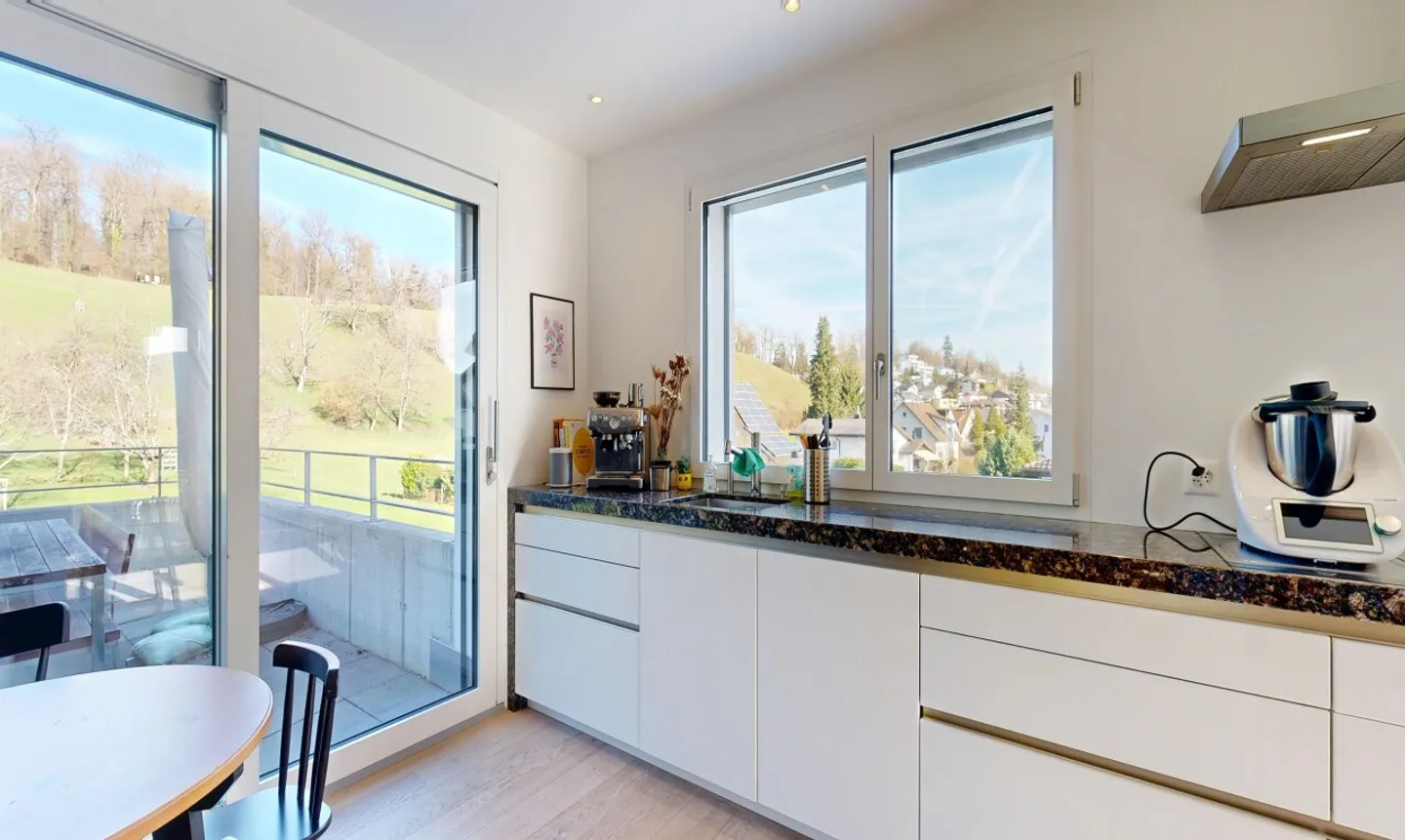 Newly built single-family home with sauna, garden, and high-quality finish - Photo 8 of 11