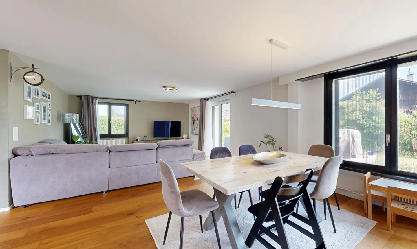 Modernized Single-Family House with Designer Kitchen and Conservatory - Photo 3 of 11