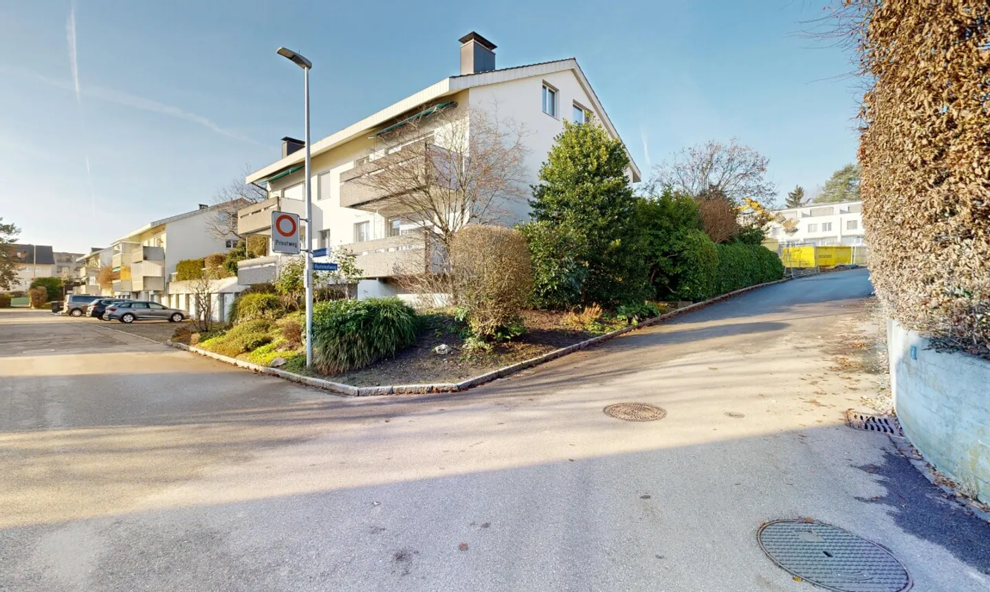 Comfort abitativo a Oberwil: Appartamento ristrutturato di 3,5 locali - Foto 3 di 11