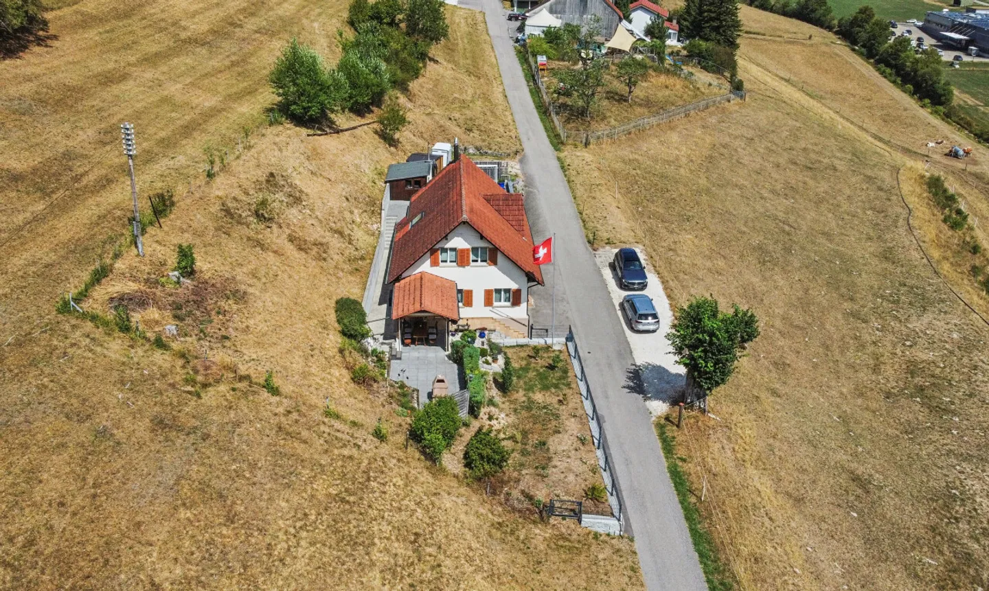 Einfamilienhaus mit viel Platz, Umschwung und freier Aussicht - Photo 8 of 11