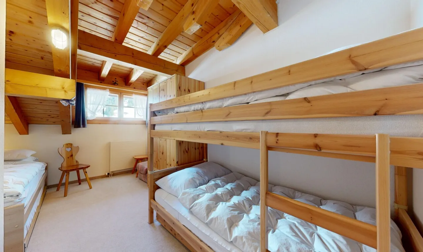 Charming Maisonette Apartment with Ski-in/Ski-out and Mountain Views in Parpan - Photo 7 of 11