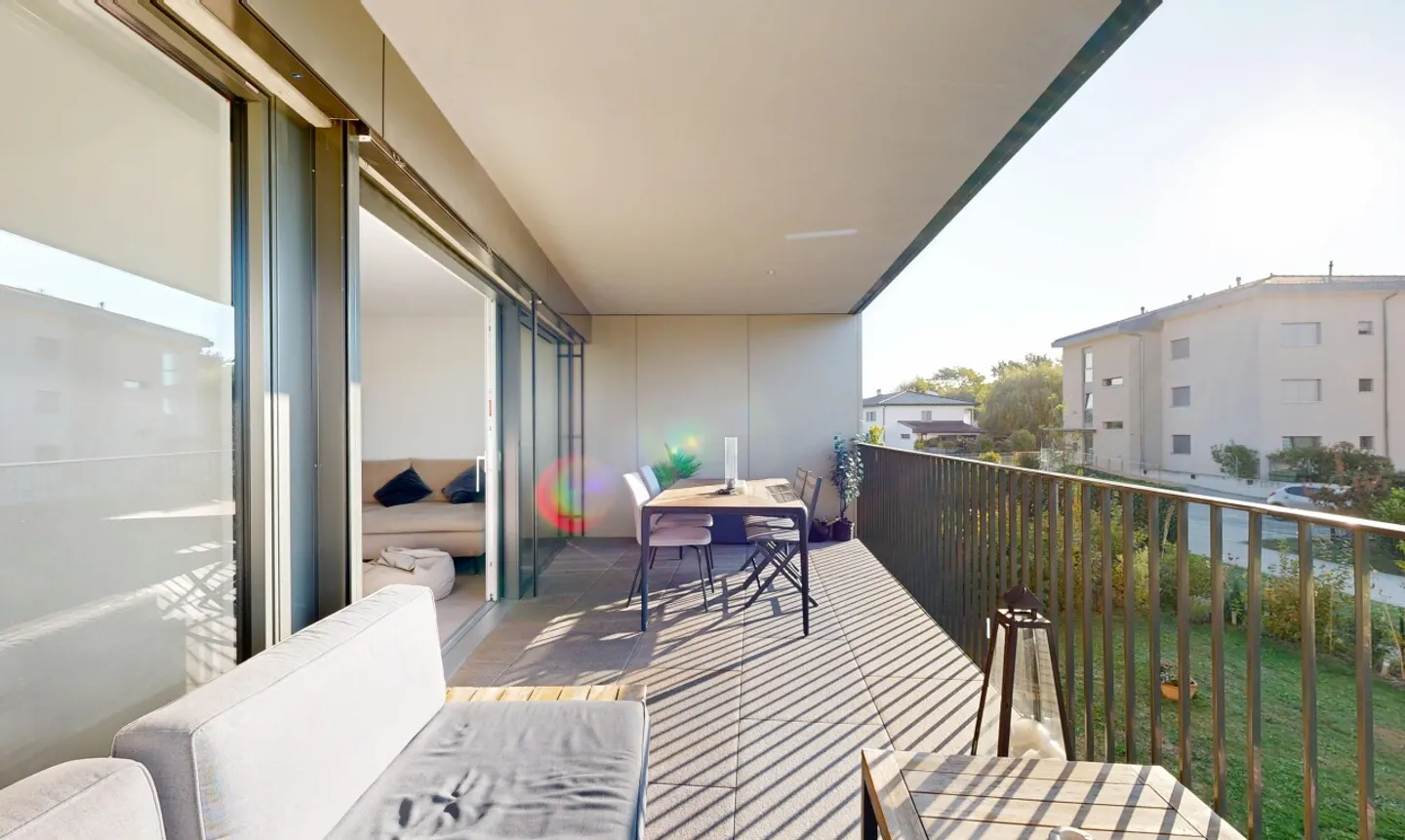 3.5-room apartment, master suite and large balcony - Perroy - Photo 8 of 11