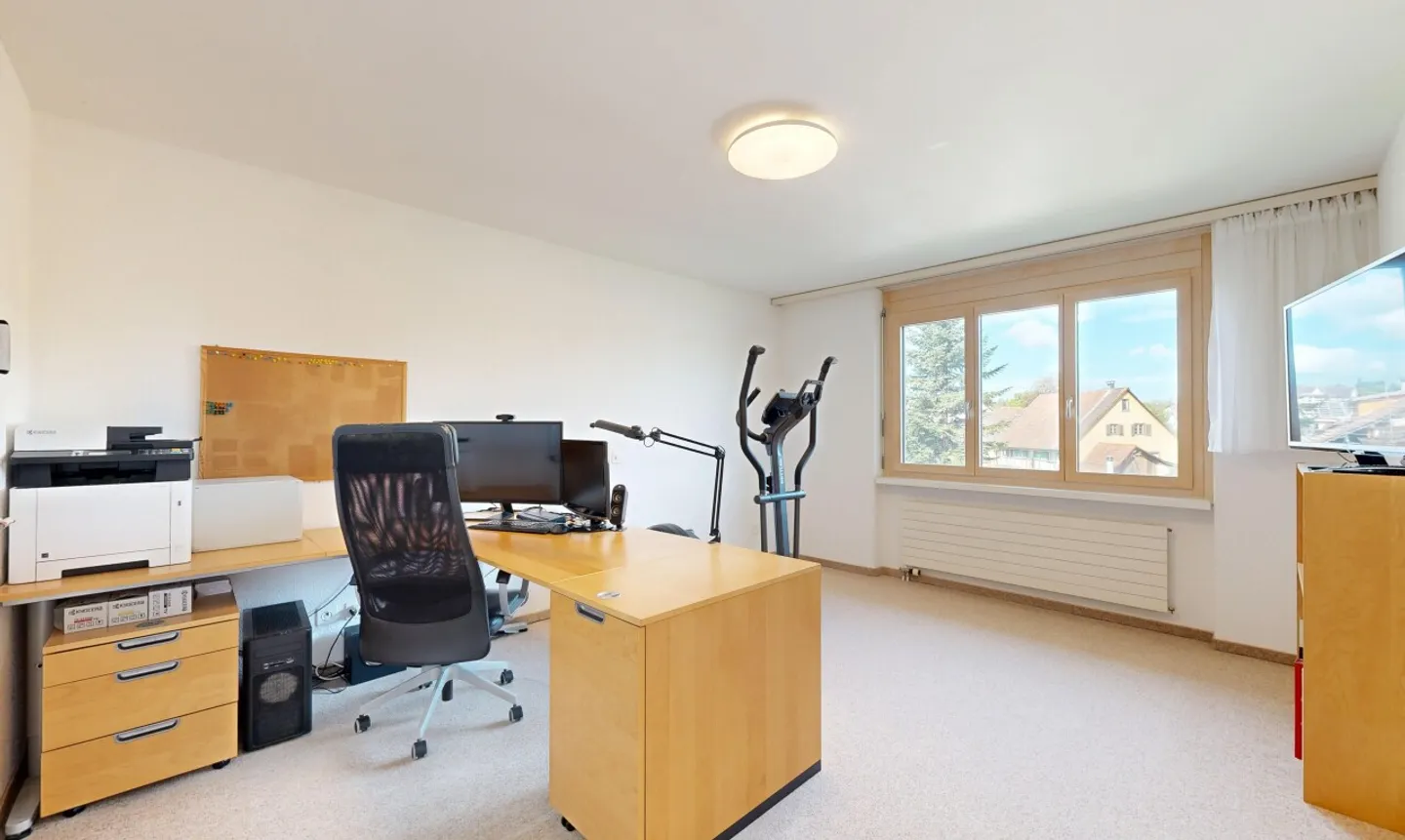 Schöne 6,5-Zimmer-Maisonette-Dachwohnung mit Terrassen und Aussicht - Foto 8 di 11