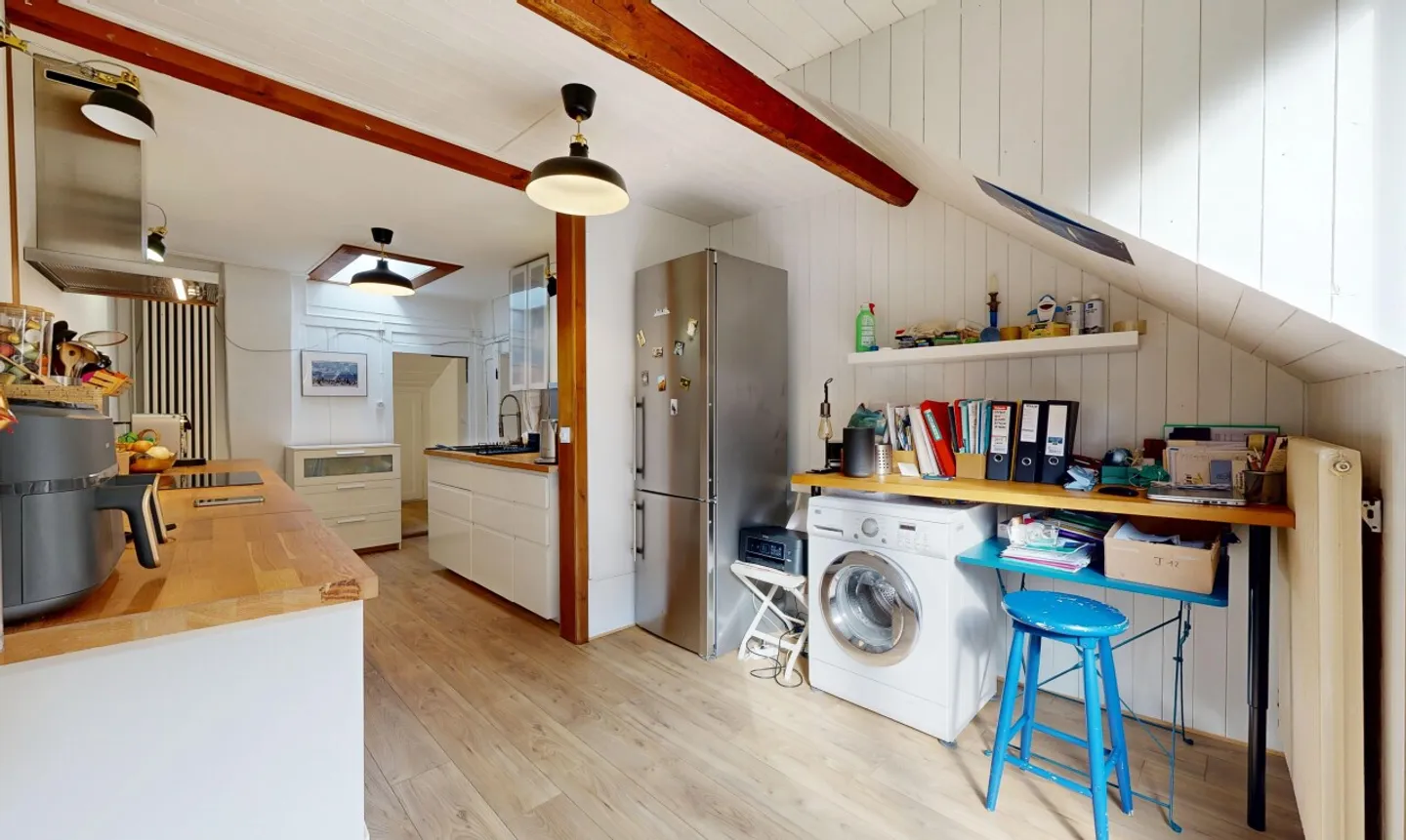 Maison bien située avec 2 unités, grand jardin et vue sur la forêt - Photo 10 sur 11