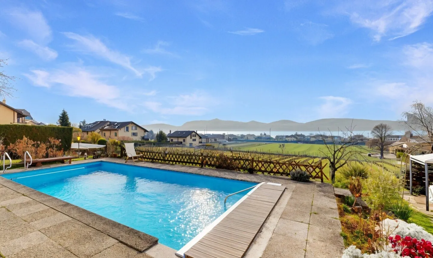 Wohnung mit privatem Garten und Gemeinschaftspool - Foto 2 von 11