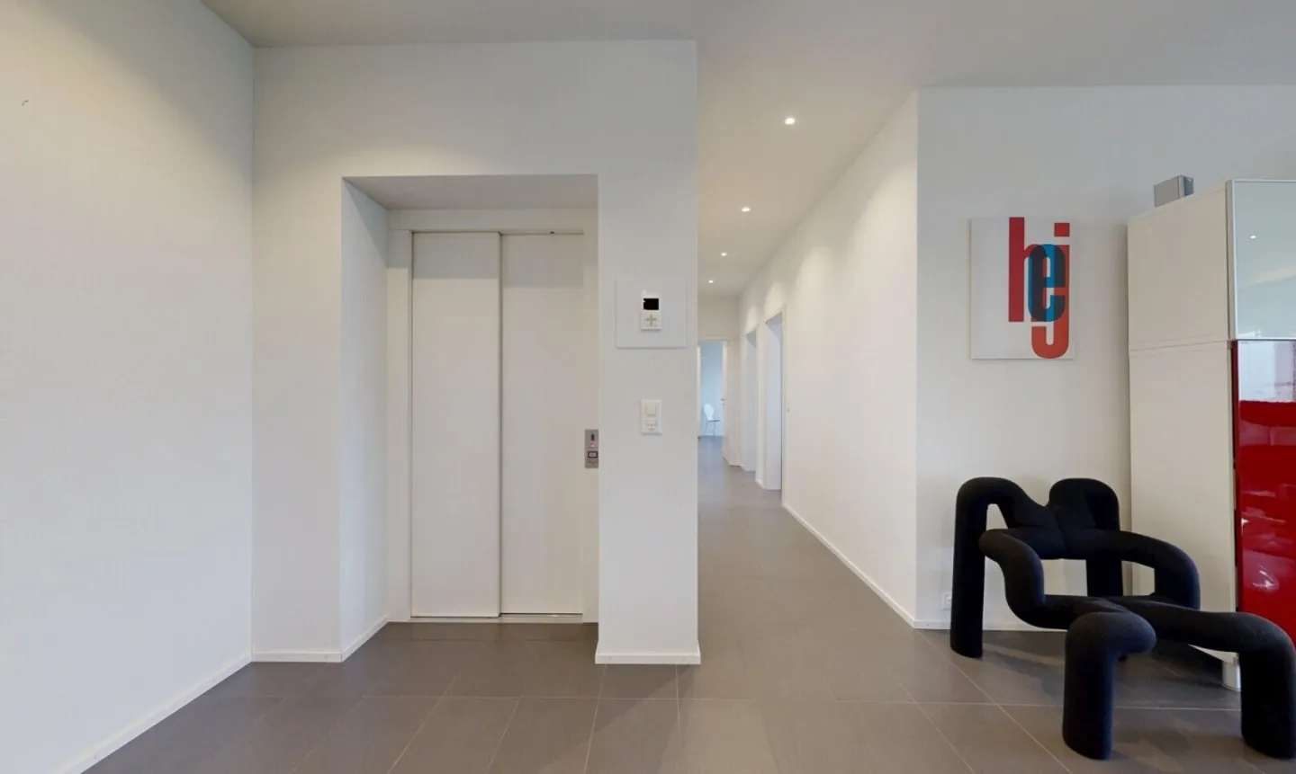 Wohnen mit Weitblick – 4.5-Zimmer-Terrassenwohnung mit Doppelgarage - Photo 5 sur 11