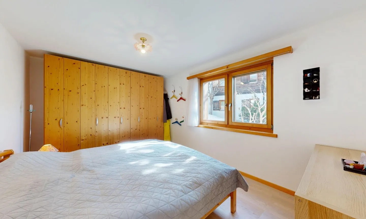 3.5-room apartment with panoramic view & fireplace in Brigels - Photo 9 of 11