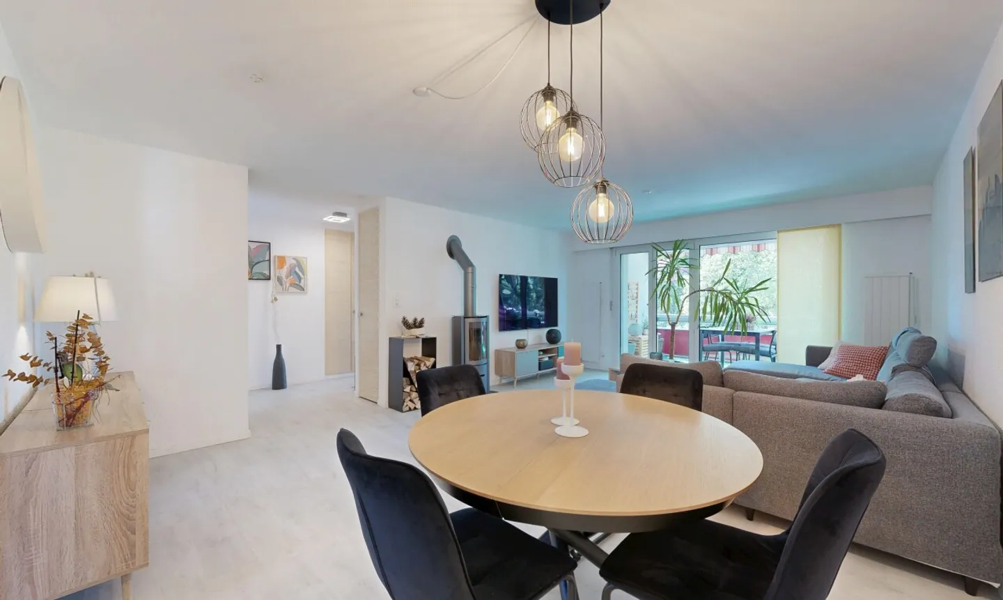 Spacious 5.5 rooms with careful renovations in Marin-Epagnier - Photo 4 of 11