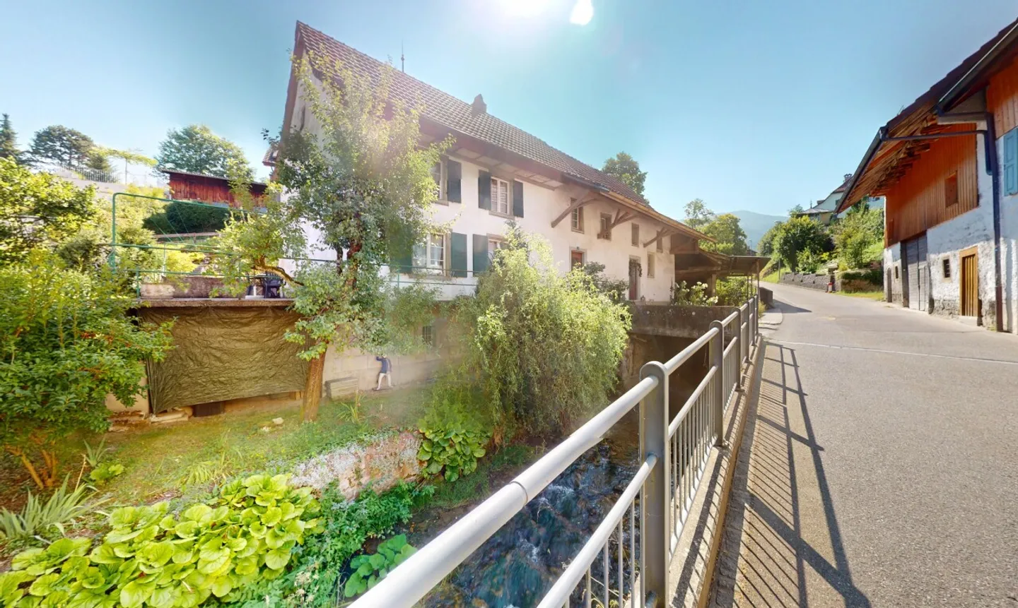 Project plot with development potential in a central location - Photo 3 of 11