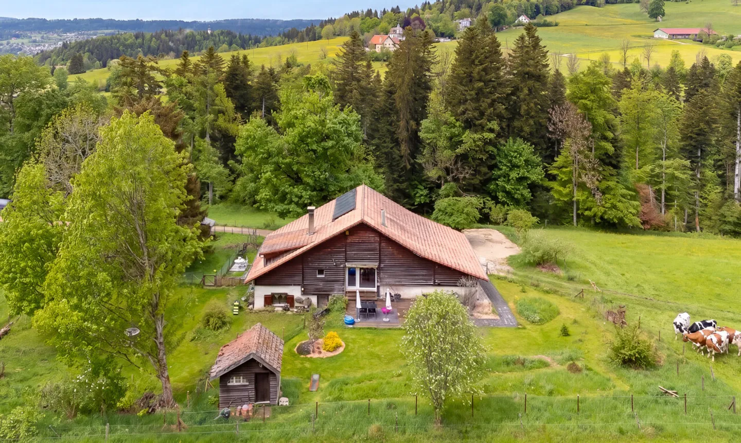 Ferme rénovée avec potentiel - Photo 2 sur 13