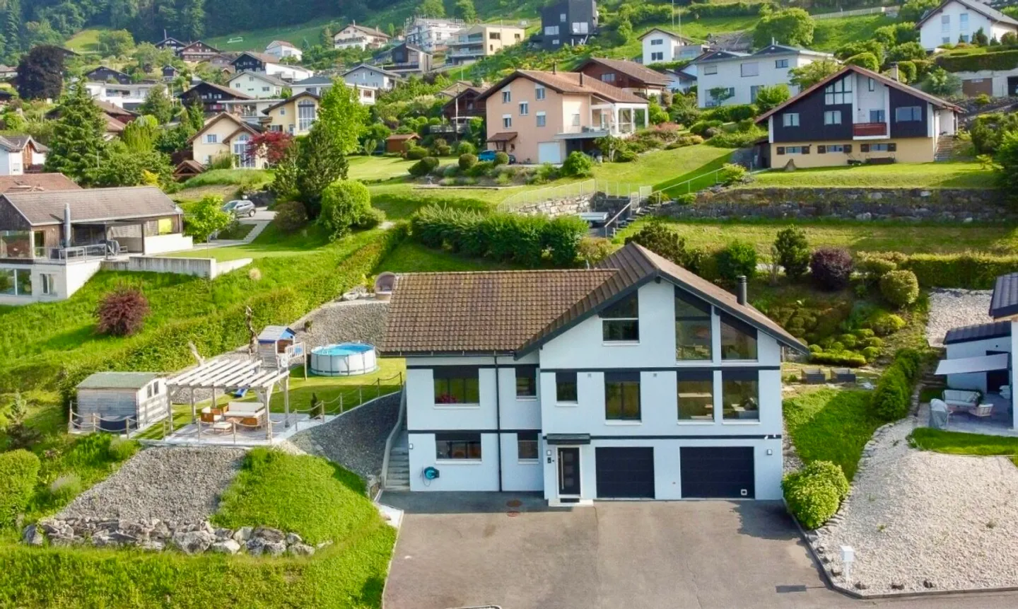 Villa contemporaine avec vue panoramique - Photo 2 sur 11