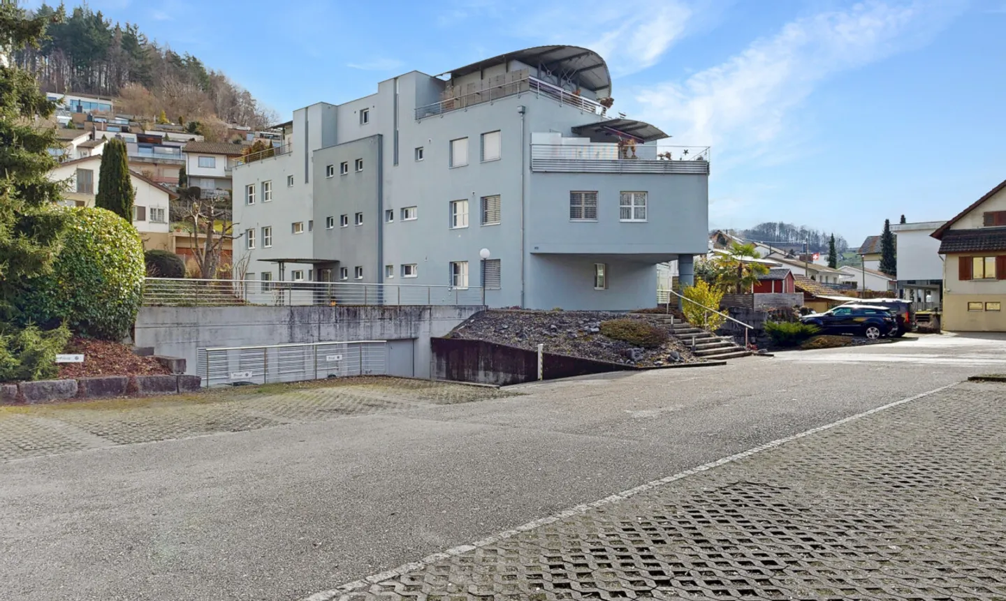 Appartamento attico luminoso con terrazza sul tetto, camino & charme - Foto 3 di 11