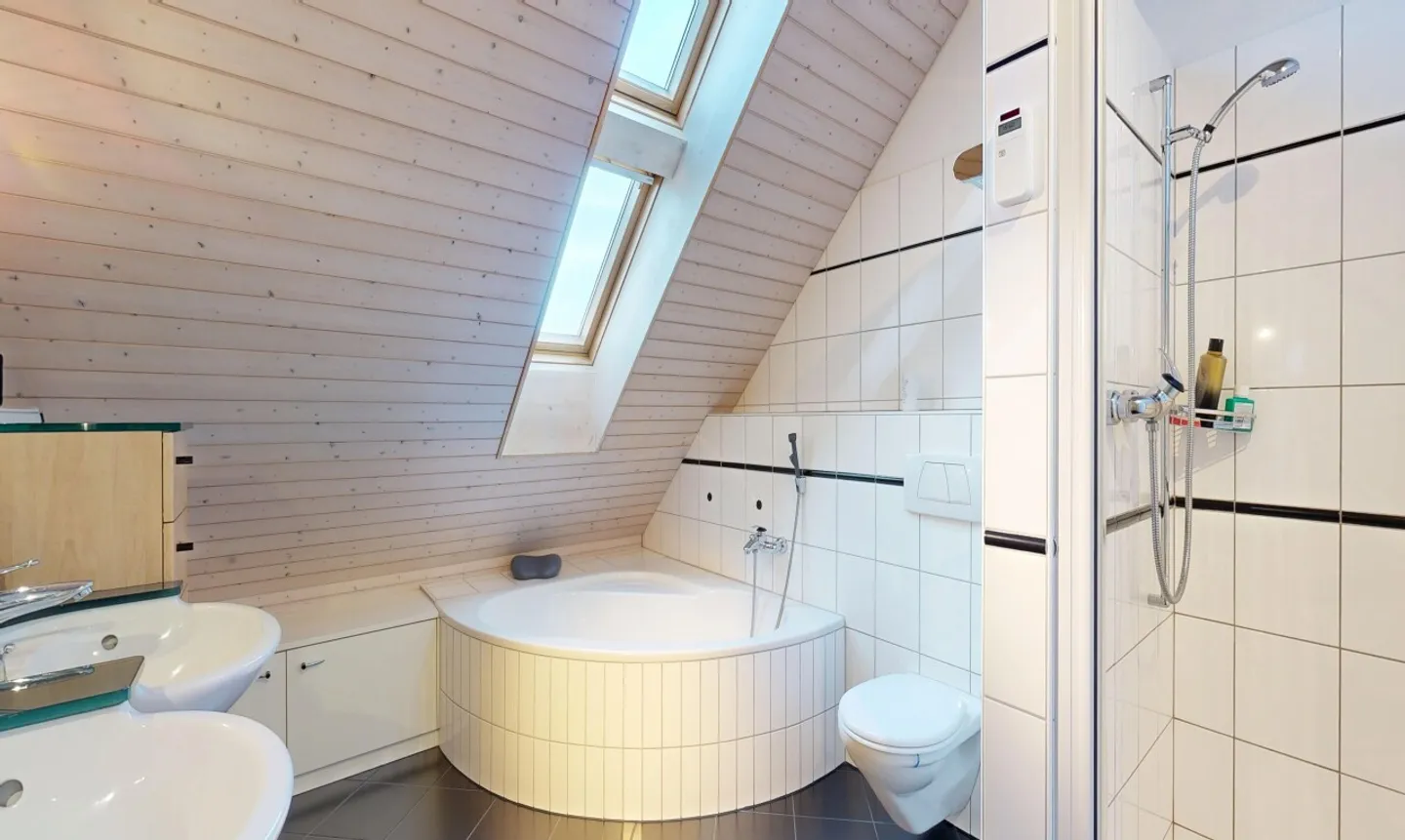 Vivere spazioso con terrazza, giardino e tanto comfort - Foto 7 di 11