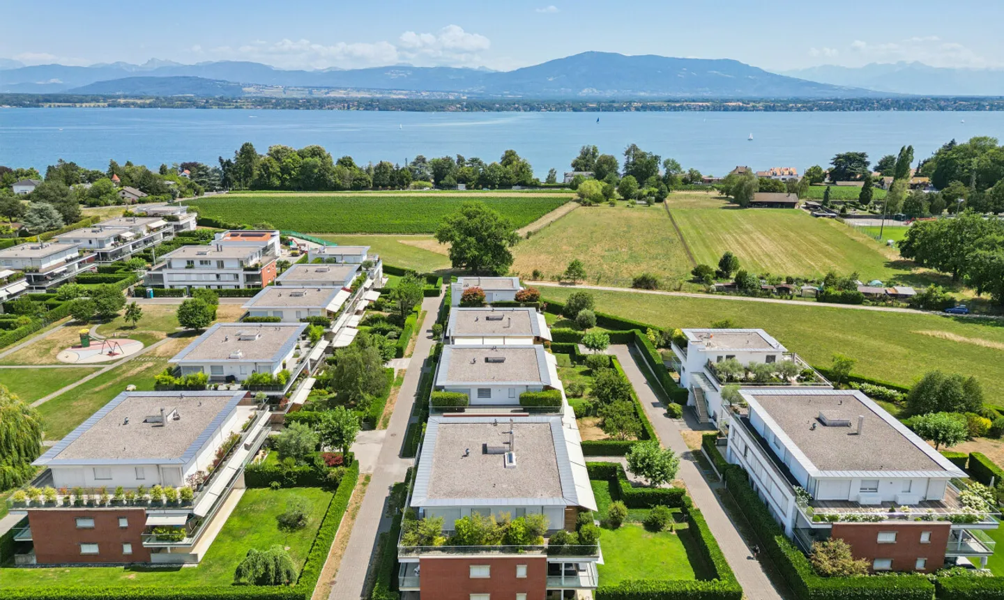Superbo attico di 5 stanze, vista lago e montagne - Foto 2 di 13