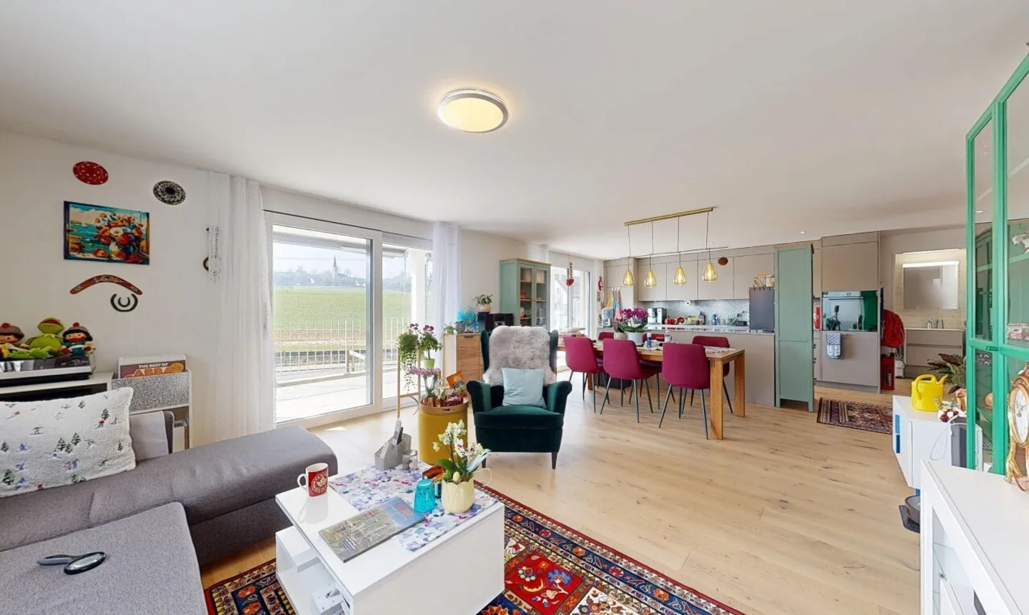 Appartement de 4.5 pièces comme neuf avec balcon sud-ouest - Photo 3 sur 11