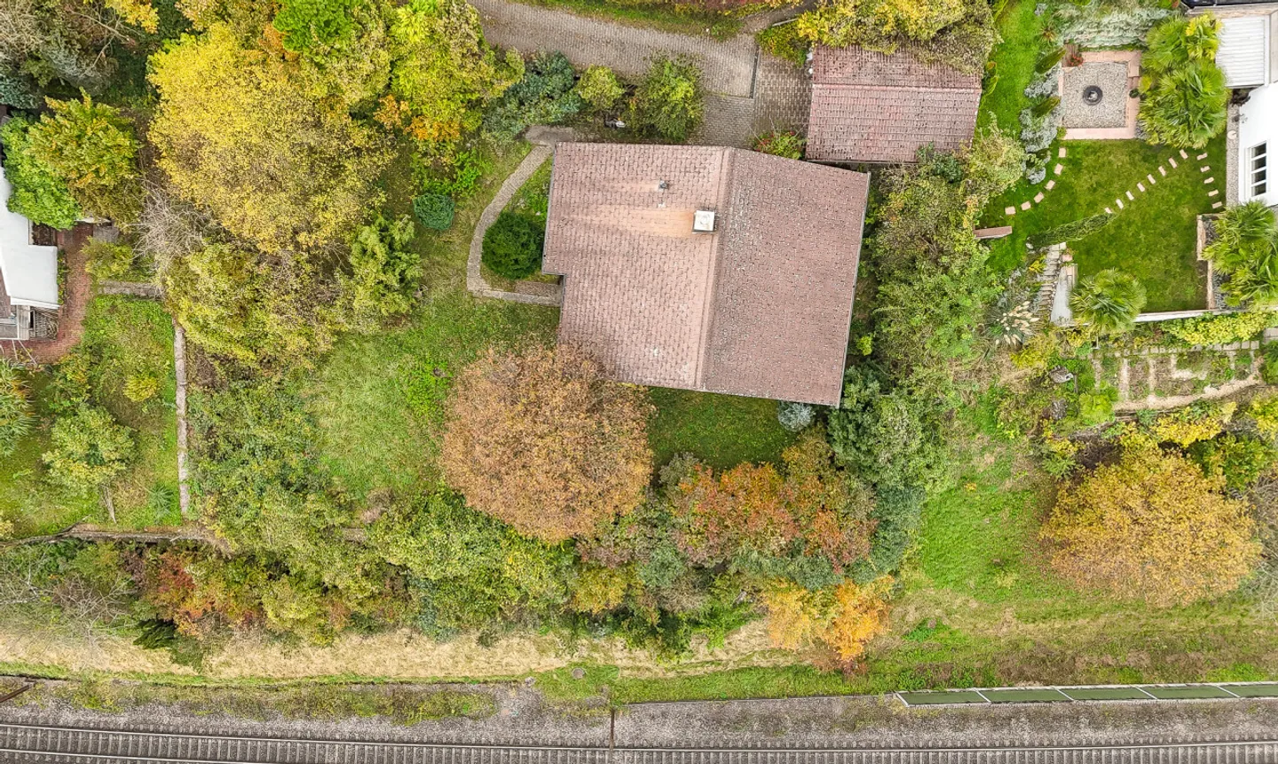 Attractive building plot in a sunny location - Photo 2 of 13