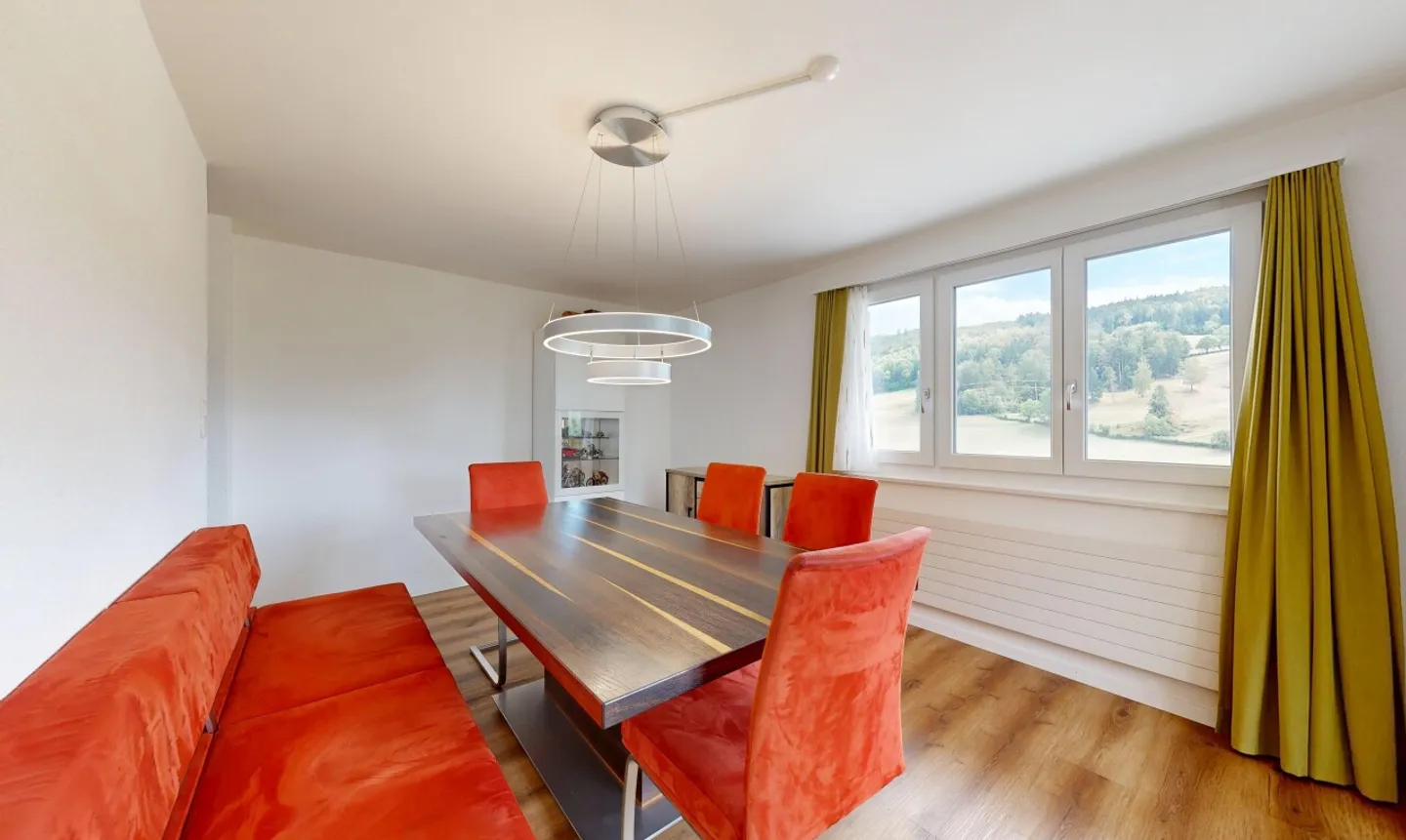 Detached house with plenty of space, surroundings and unobstructed views - Photo 5 of 11