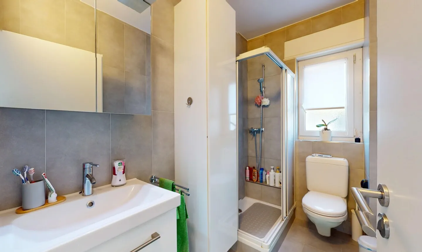 Very nice apartment like new with balcony and garage! - Photo 7 of 13