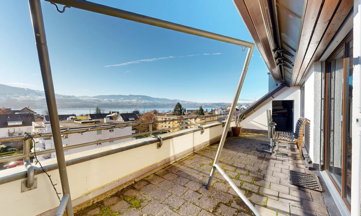 Exclusive Penthouse Apartment in Uerikon - Photo 1 of 11