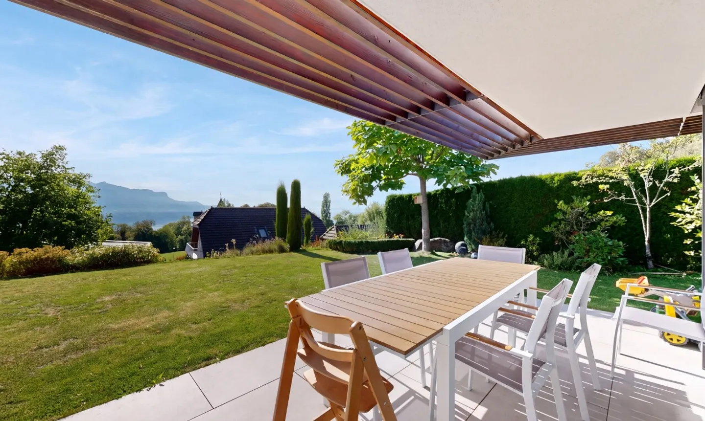Contemporary Minergie House with Exceptional Lake View - Photo 4 of 11