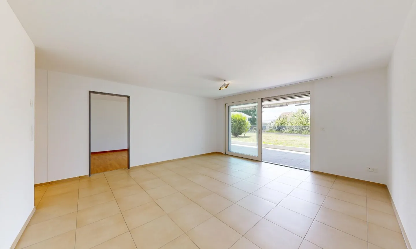 Gepflegte 3.5-Zimmerwohnung mit sonnigem Sitzplatz - Foto 4 di 11