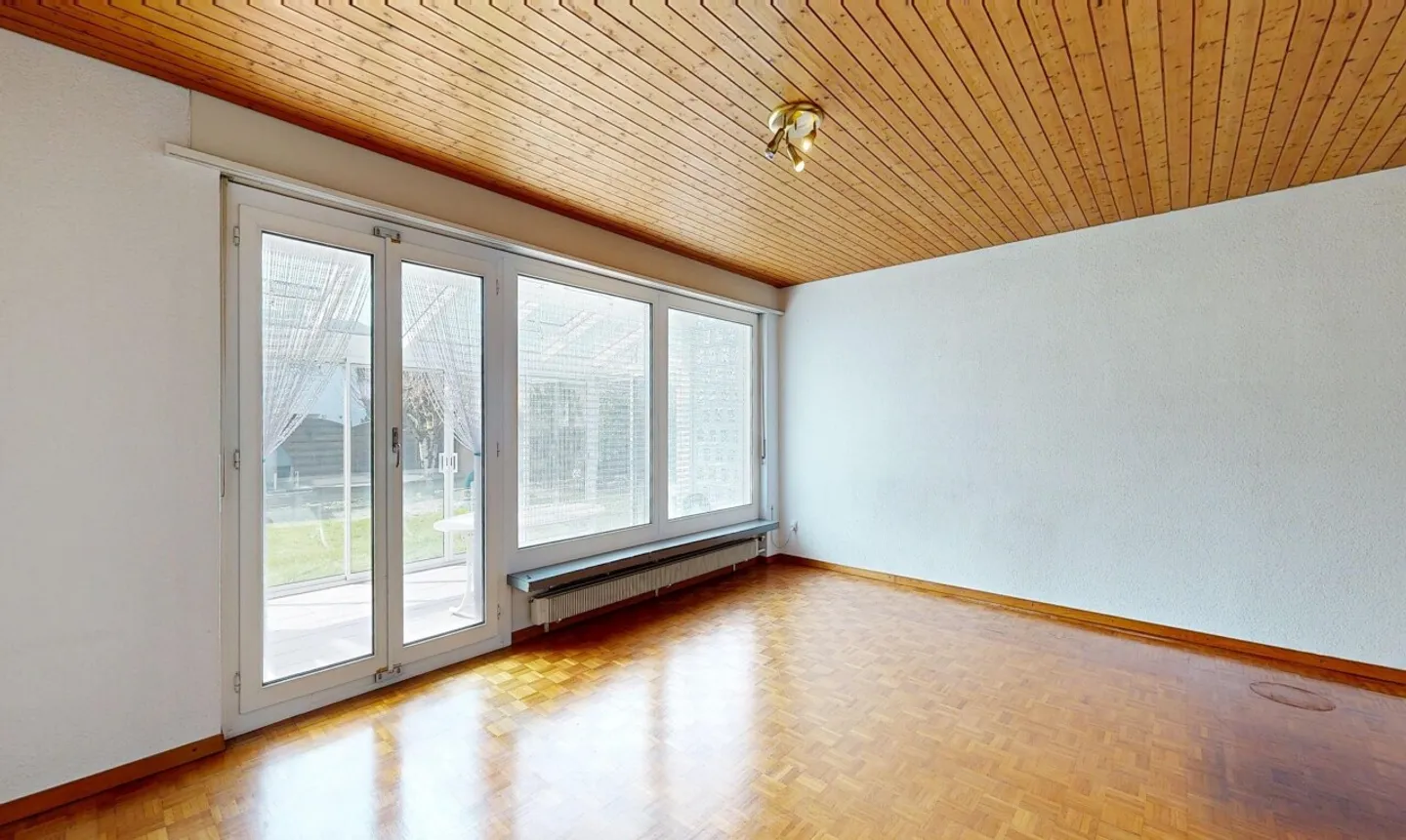 Casa indipendente con piscina e giardino - Foto 5 di 11