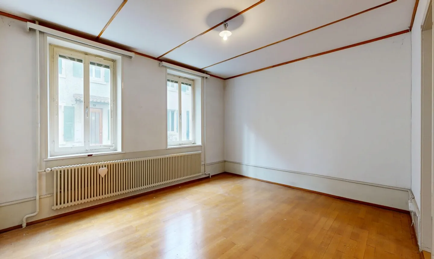 Residential building with development potential in a central location in Binningen - Photo 7 of 11