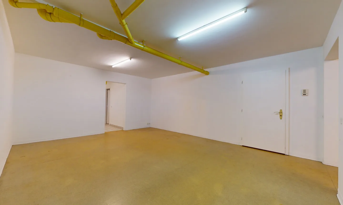 Ampio Studio con Grande Potenziale - Foto 9 di 13