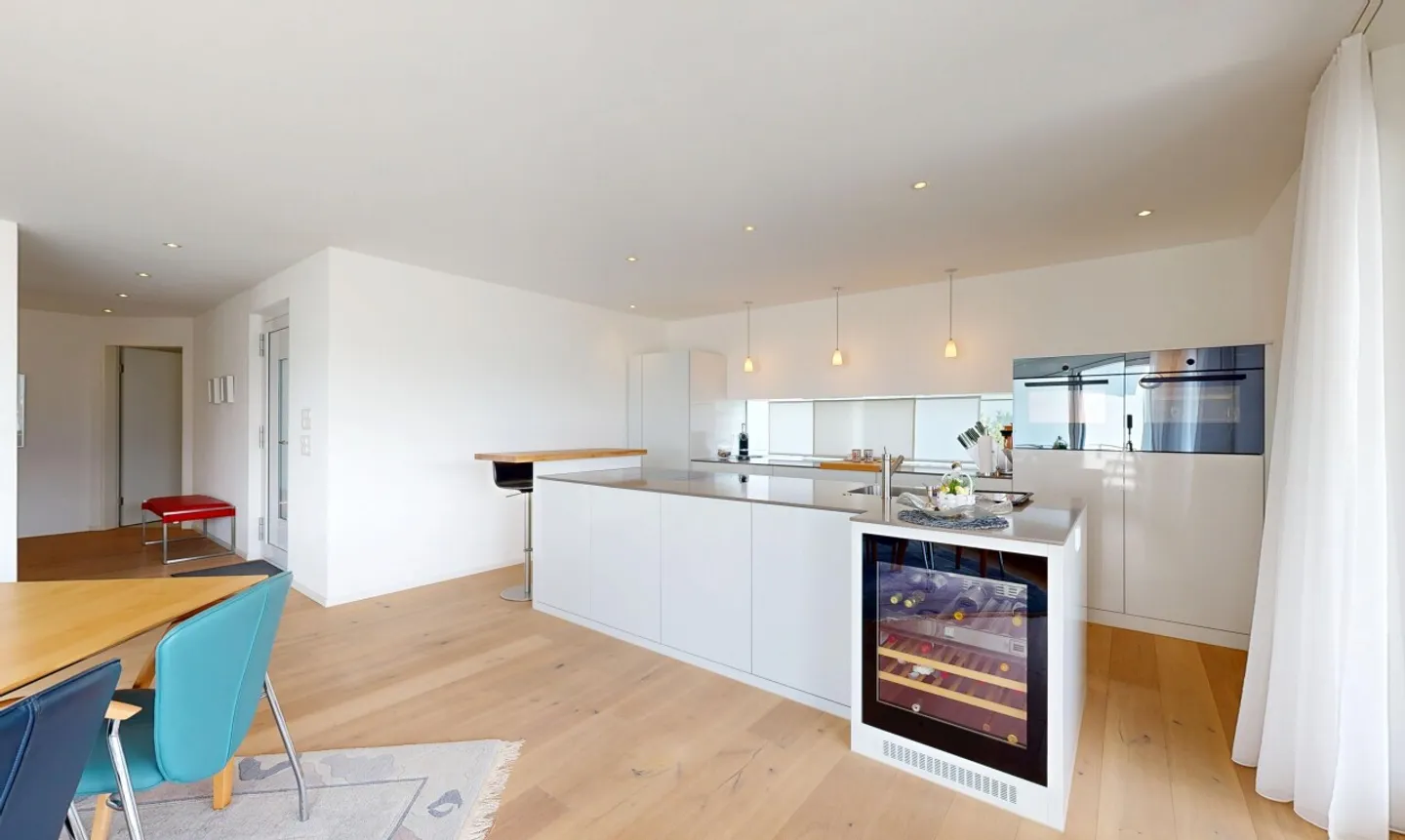 Luxurious 4.5-room apartment with breathtaking unobstructed views - Photo 3 of 11