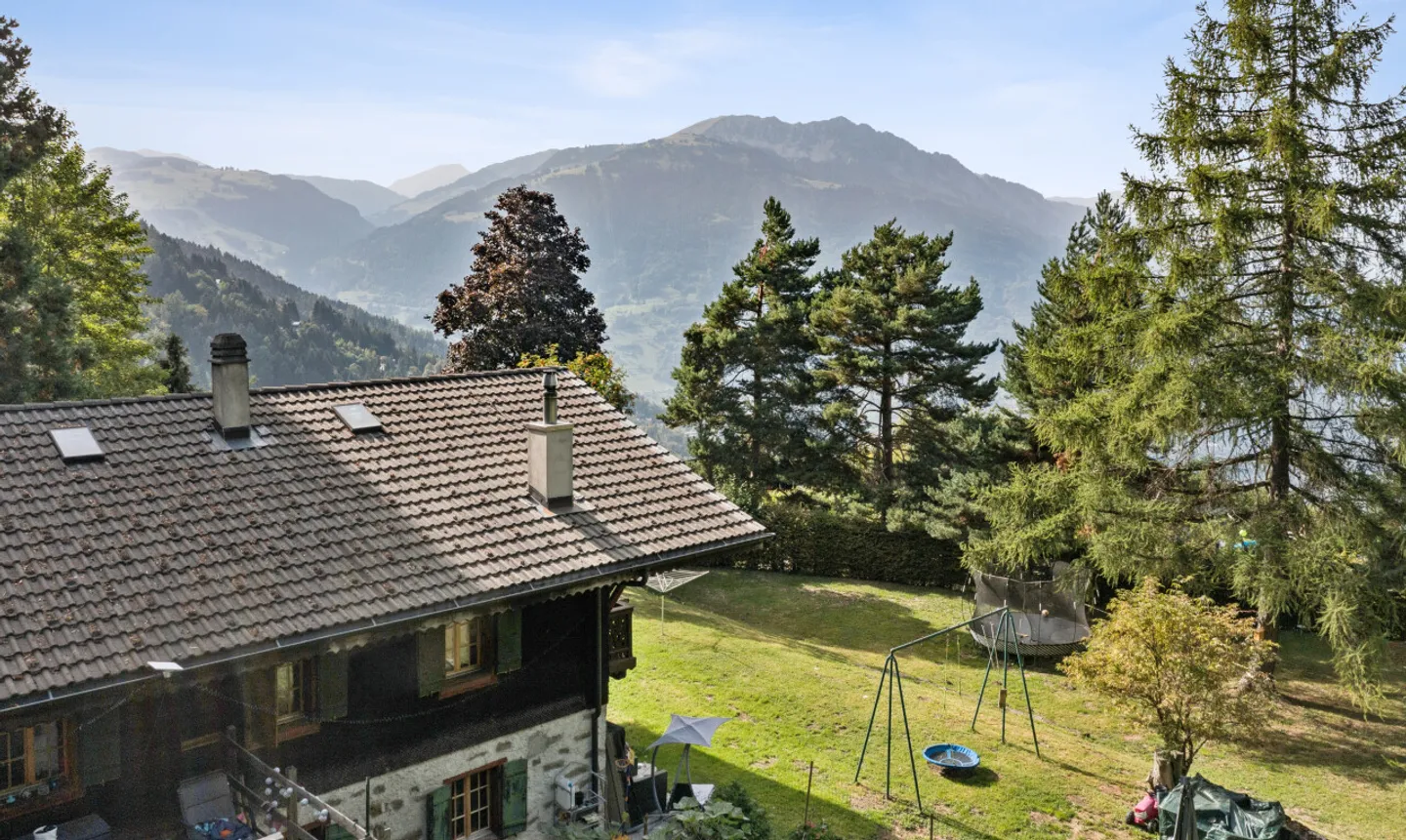 Les Giettes – Chalet de caractère sur un terrain d'exception - Photo 5 sur 11