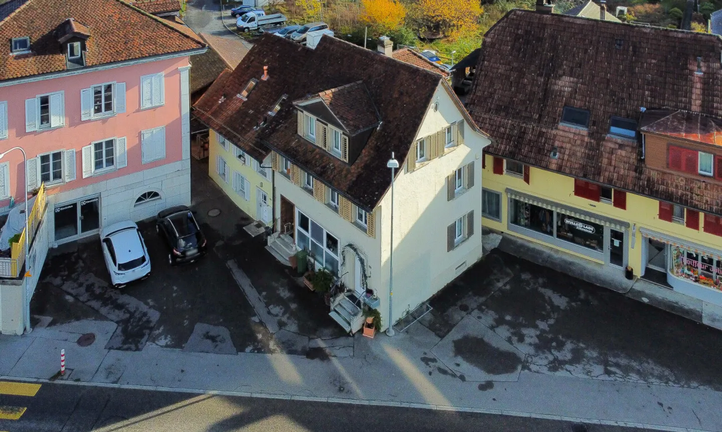 Maison jumelée avec appartement à Balsthal - Photo 1 sur 11