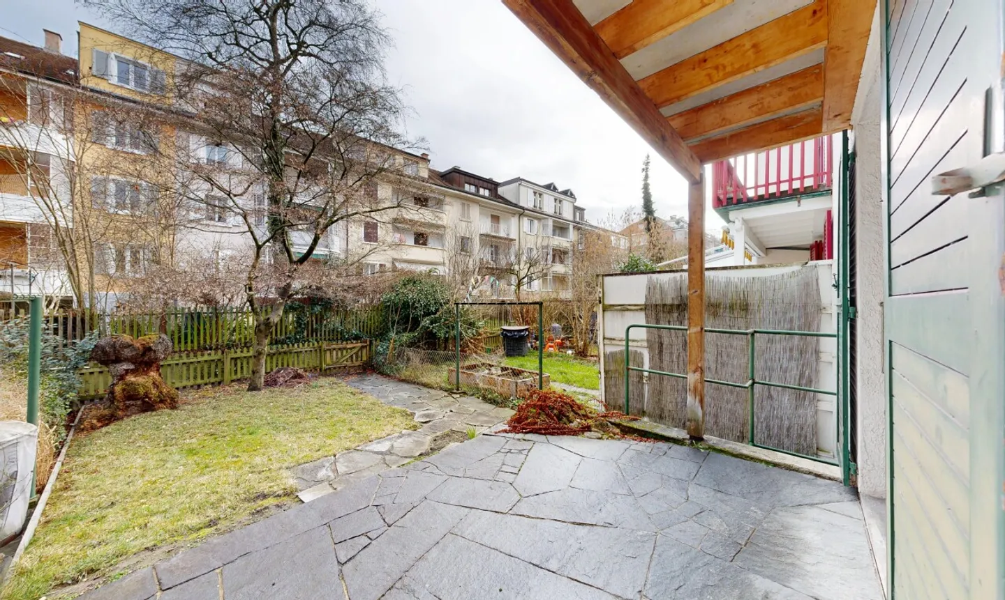 Maison de ville avec jardin dans un emplacement prisé de Bâle - Photo 3 sur 13