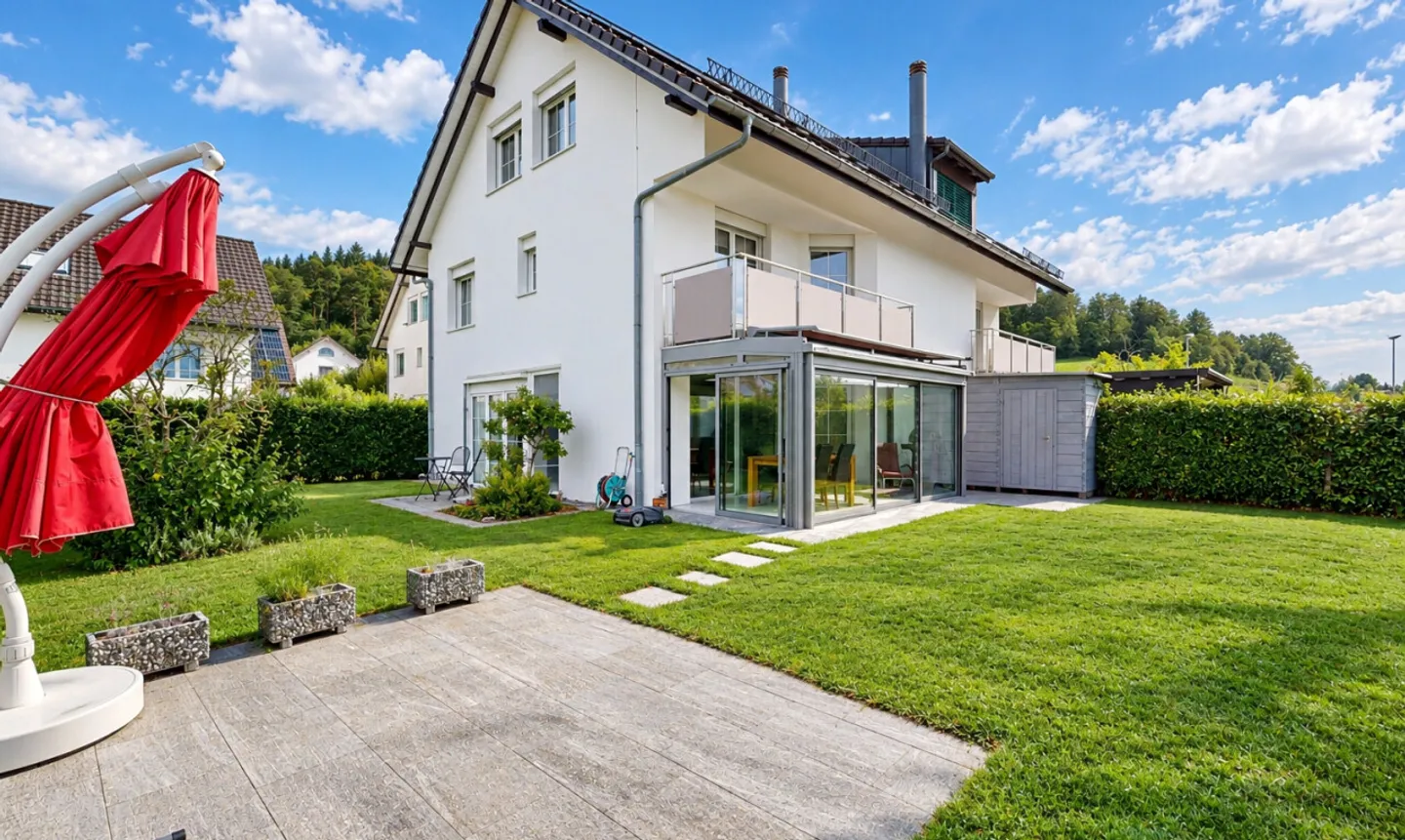 Well-maintained 6.5-room semi-detached house with large garden in Otelfingen - Photo 1 of 11
