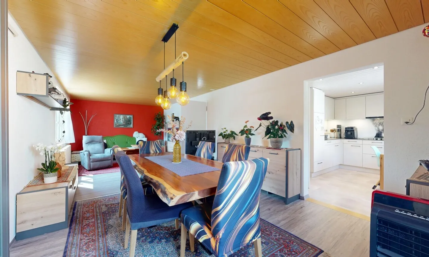 Charming 4 Room House with Generous Outdoor Area in Unterkulm - Photo 3 of 11