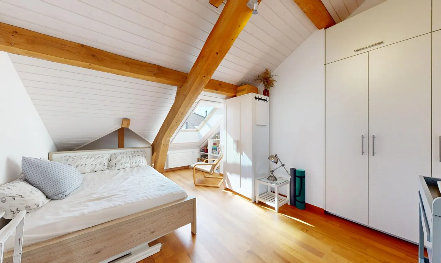 "Coup de coeur" Apartment - Top Floor in the Center of Lausanne - Photo 9 of 11