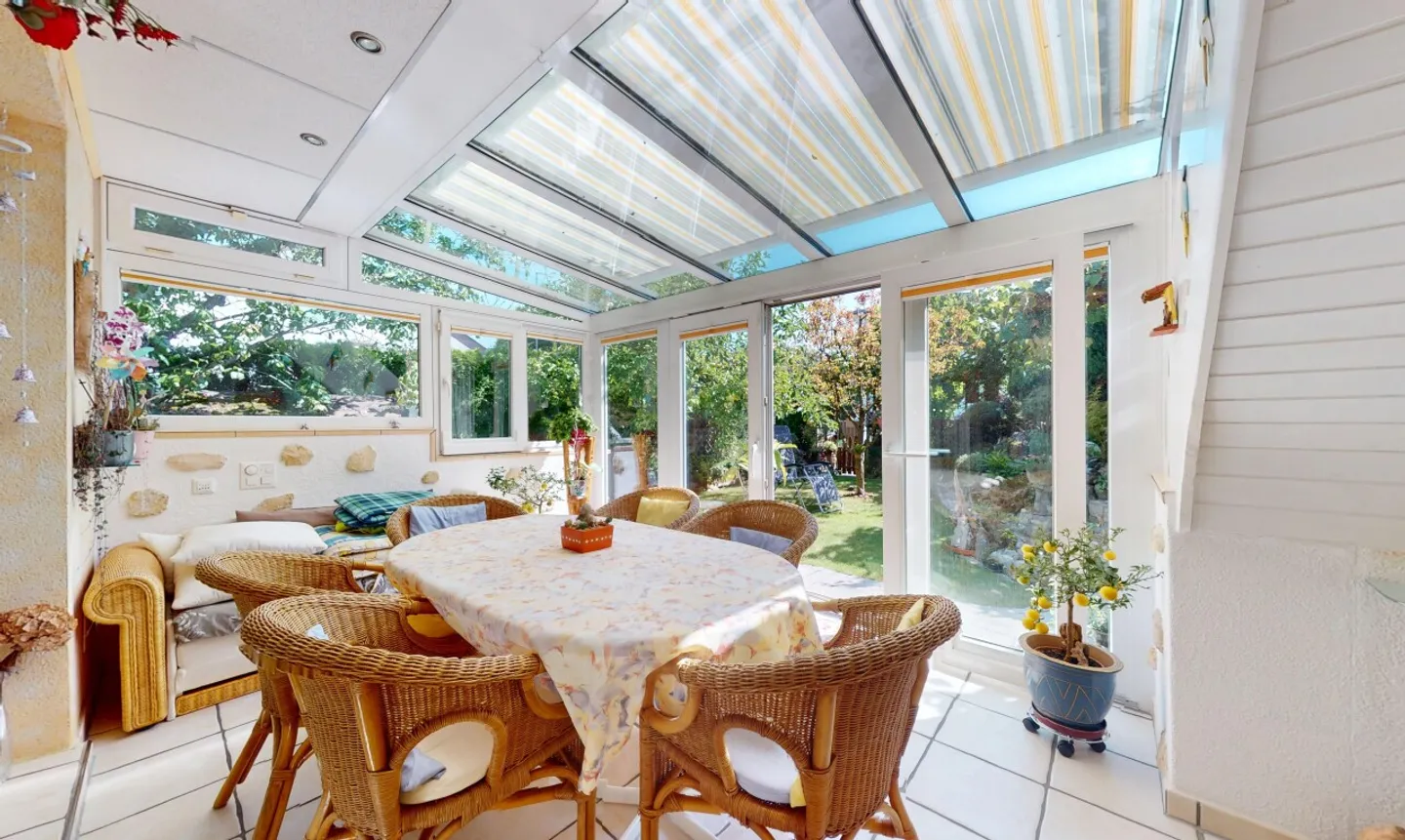 Casa bifamiliare di 5,5 stanze con veranda, giardino e 2 posti auto in garage - Foto 7 di 11