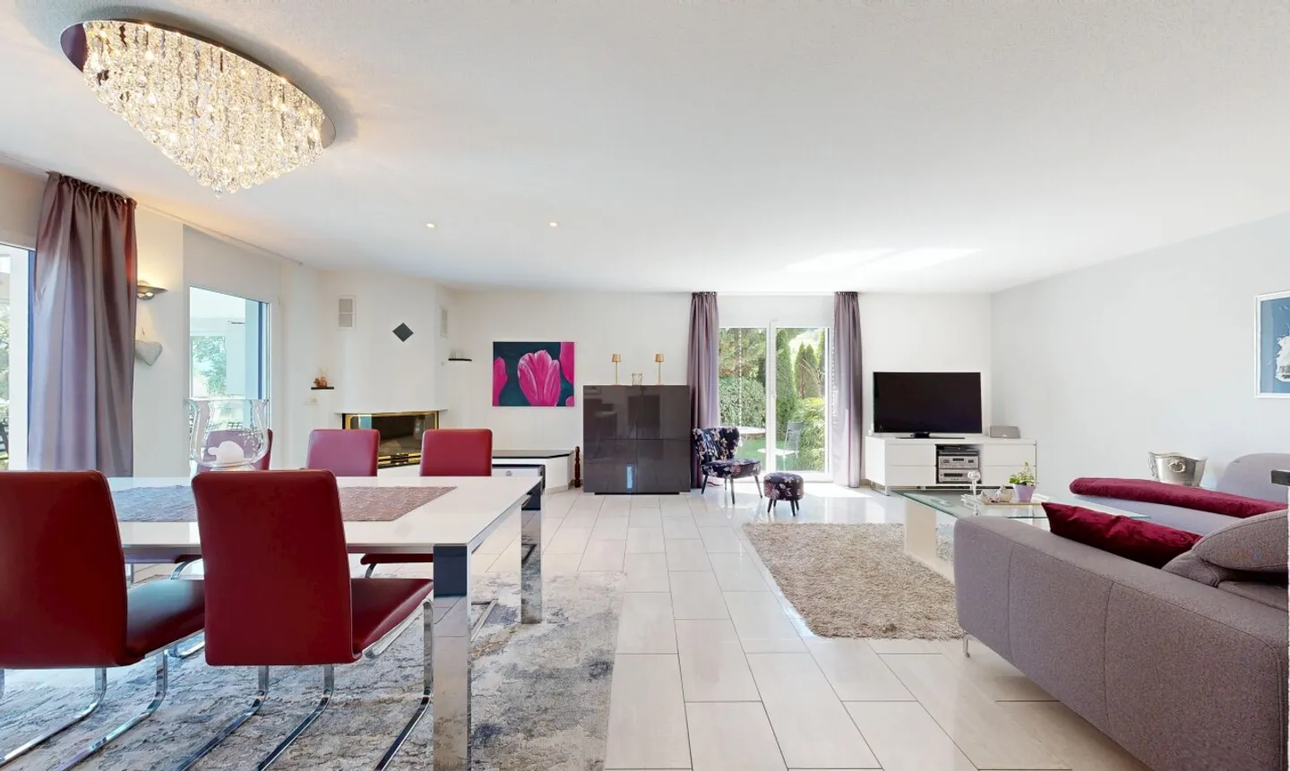 Elegante casa con vista mozzafiato e piscina - Foto 2 di 13