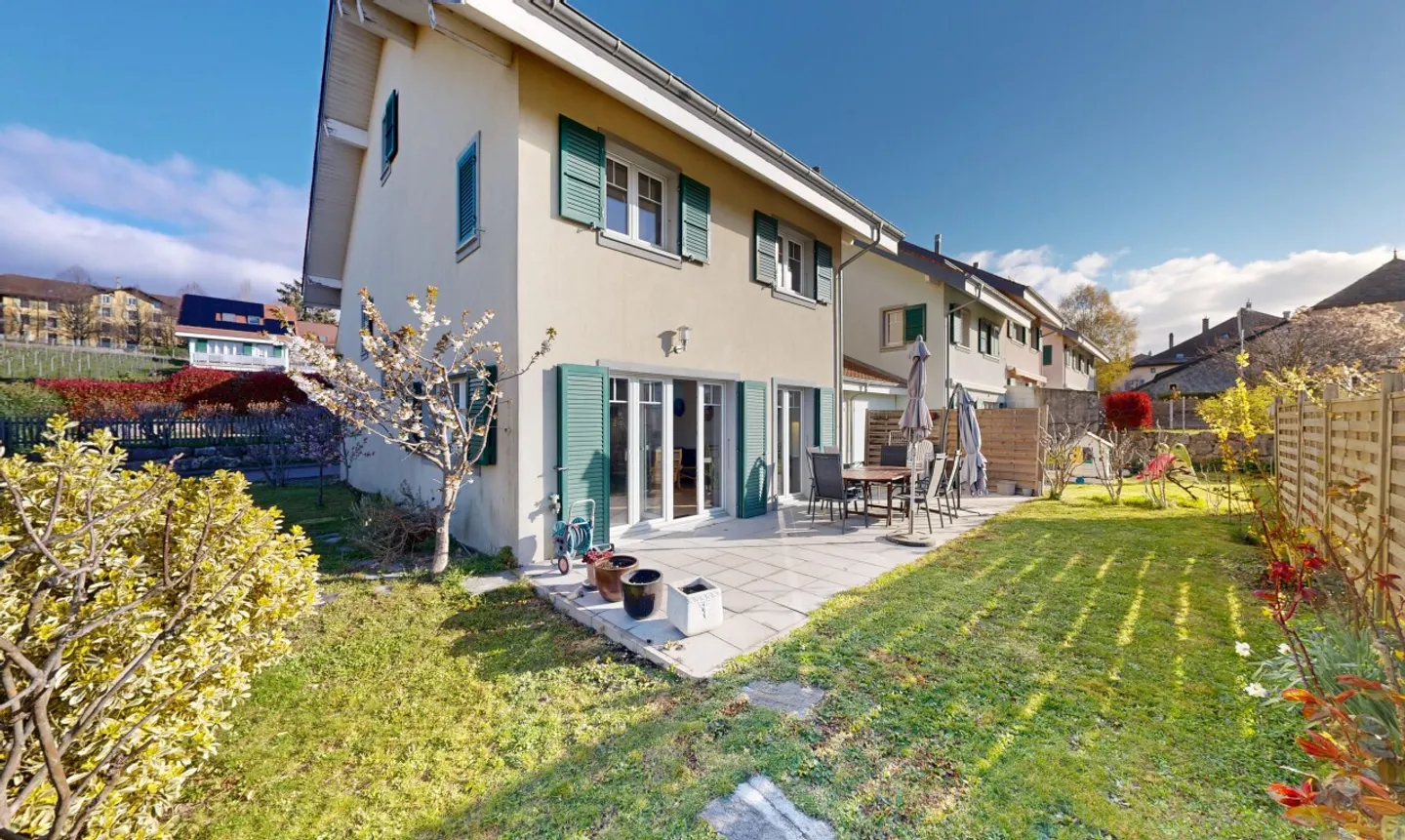 Incantevole Casa Familiare in Zona Tranquilla - Foto 1 di 11