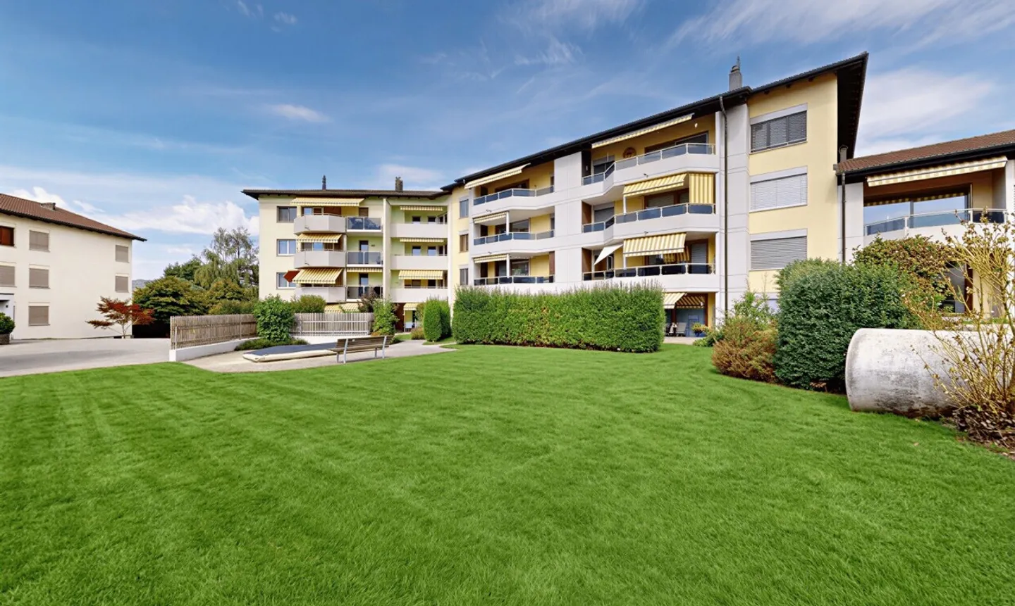 Grosszügige 5.5-Zimmerwohnung mit 2 Balkonen und Lift - Photo 1 of 11