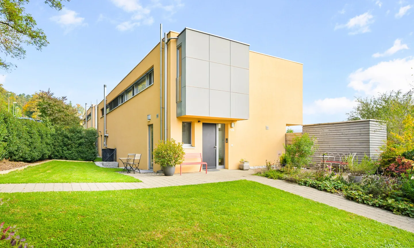 Stilvolle Doppelhaushälfte - Foto 3 von 13