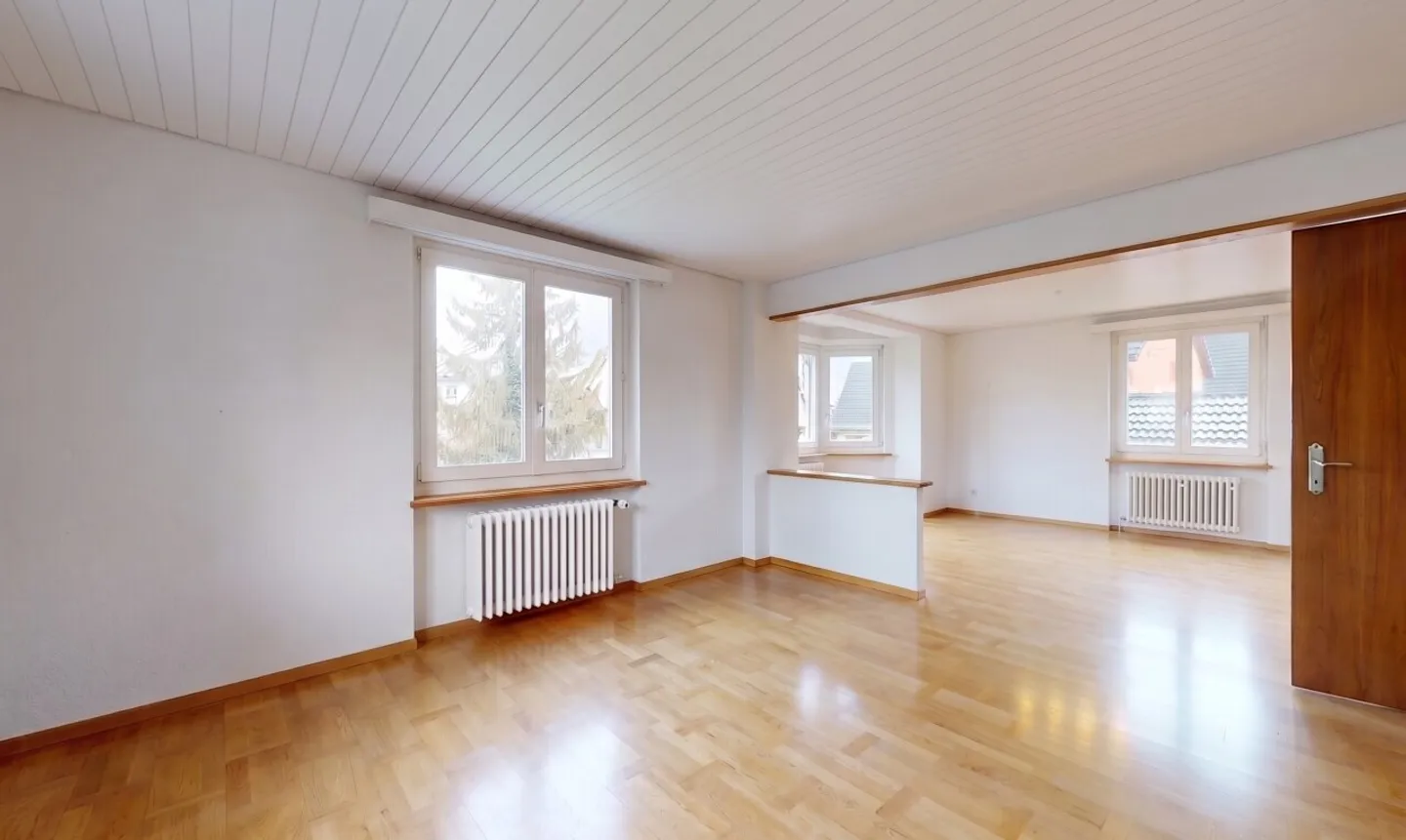 Casa di 4 stanze con potenziale di sviluppo in una posizione tranquilla ma centrale - Foto 3 di 11