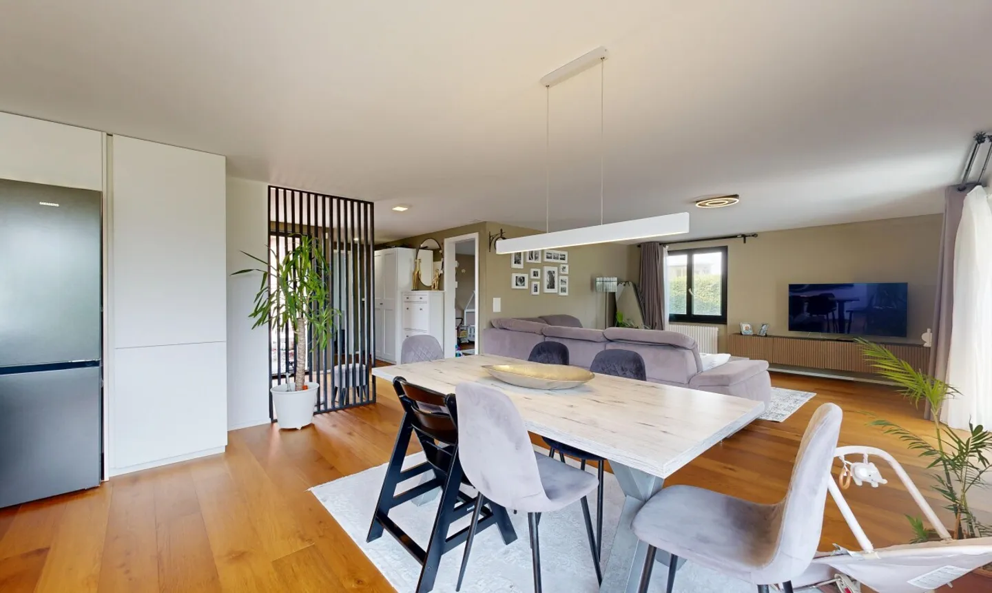 Modernized Single-Family House with Designer Kitchen and Conservatory - Photo 10 of 11